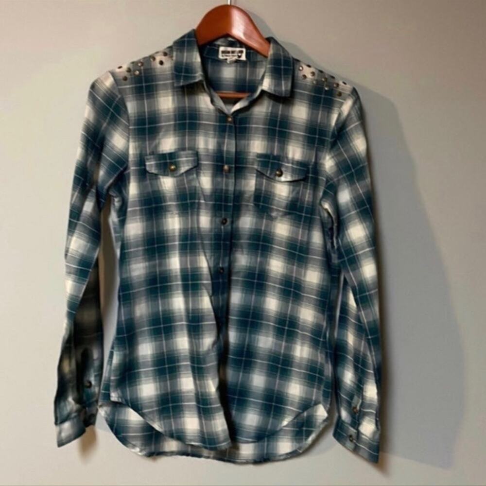 Womens Size M Dream Out Loud By Selena Gomez Shirt Blue plaid 65% polyester 35%